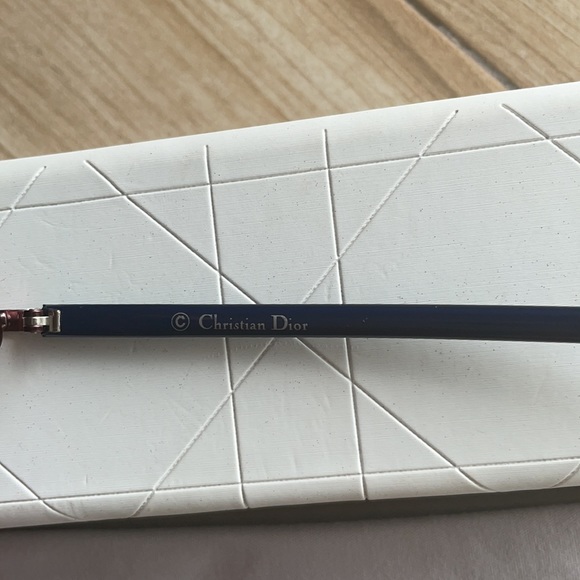 Dior Aviator Sunglasses - Picture 14 of 14